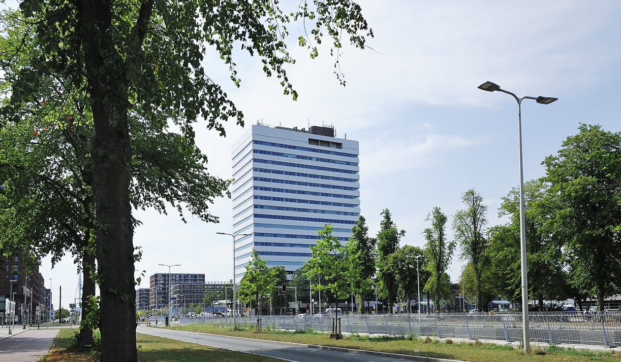 Het Piet van Dommelenhuis aan de Churchilllaan in Utrecht